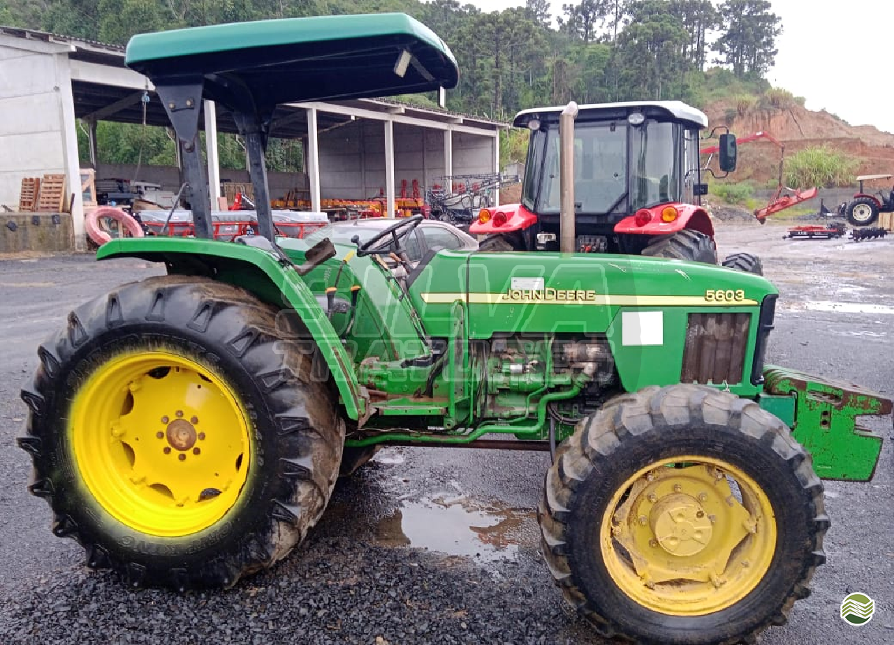 TRATOR JOHN DEERE JOHN DEERE 5603 Tração 4x4 Silva Tratores - Agritech ITUPORANGA SANTA CATARINA SC